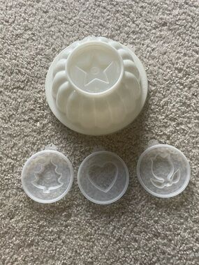 Tupperware Jello Mold with Interchangeable Tops